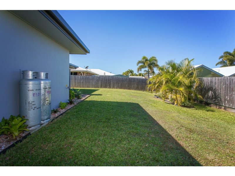 6 Woodroffe Place, Glenella QLD 4740