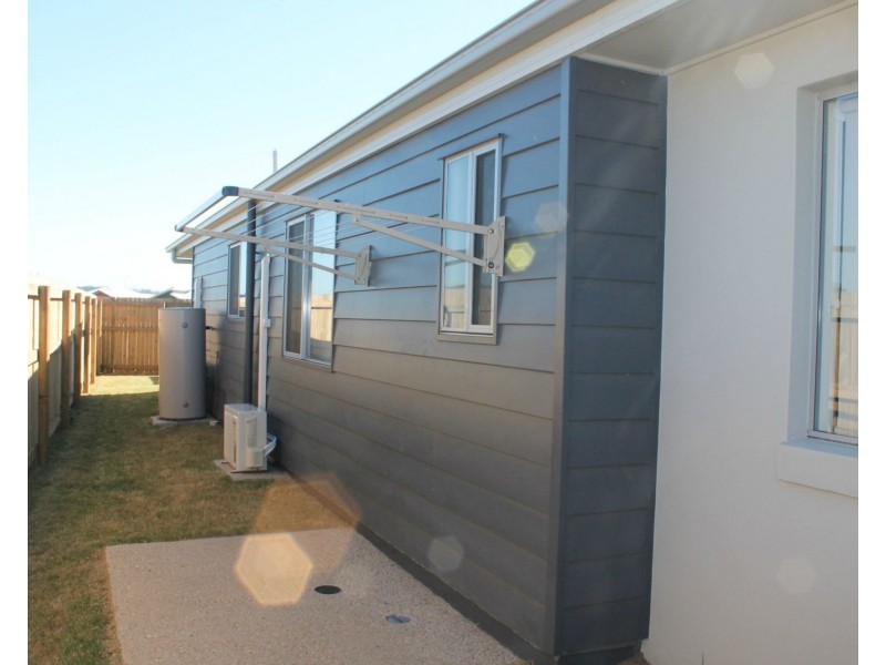 2/31 Primavera Boulevard, Beaconsfield QLD 4740