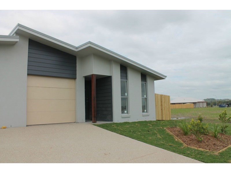 1/31 Primavera Boulevard, Beaconsfield QLD 4740