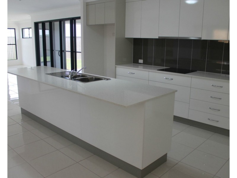 37 Tamron Drive, Mount Pleasant QLD 4740