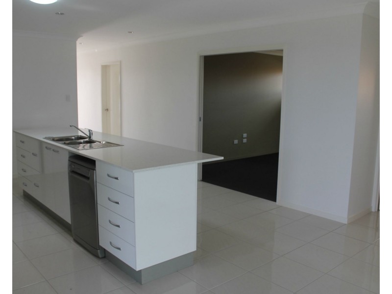 37 Tamron Drive, Mount Pleasant QLD 4740