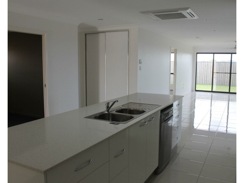 37 Tamron Drive, Mount Pleasant QLD 4740