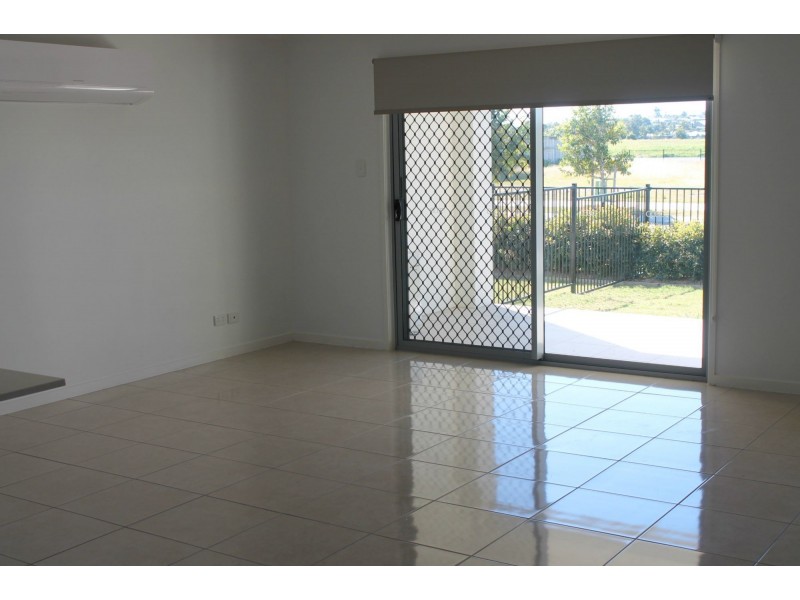 2/88 Superior Boulevard, Andergrove QLD 4740