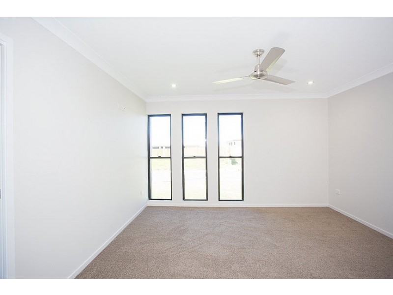 4 Dexter Court, Glenella QLD 4740