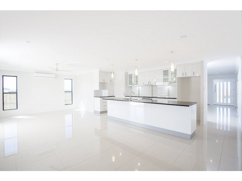 4 Dexter Court, Glenella QLD 4740