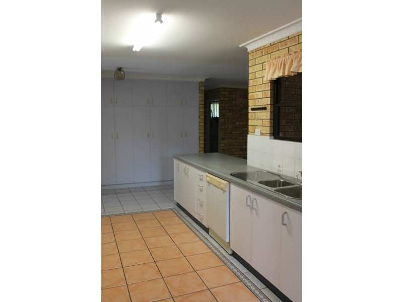 18 Elva Court, Glenella QLD 4740
