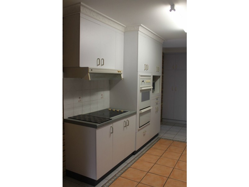 18 Elva Court, Glenella QLD 4740