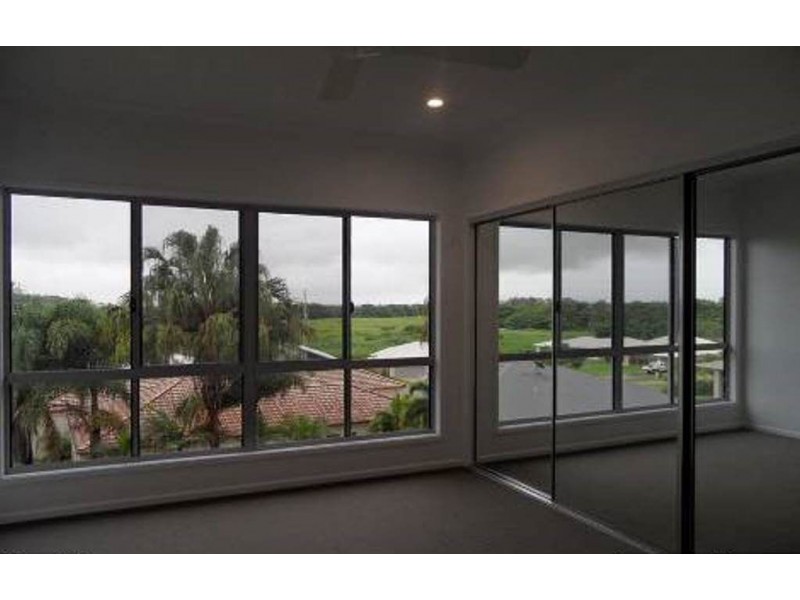 71 Cinnamon Drive North, Glenella QLD 4740