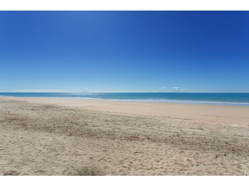 6 Bourke Street, Blacks Beach QLD 4740