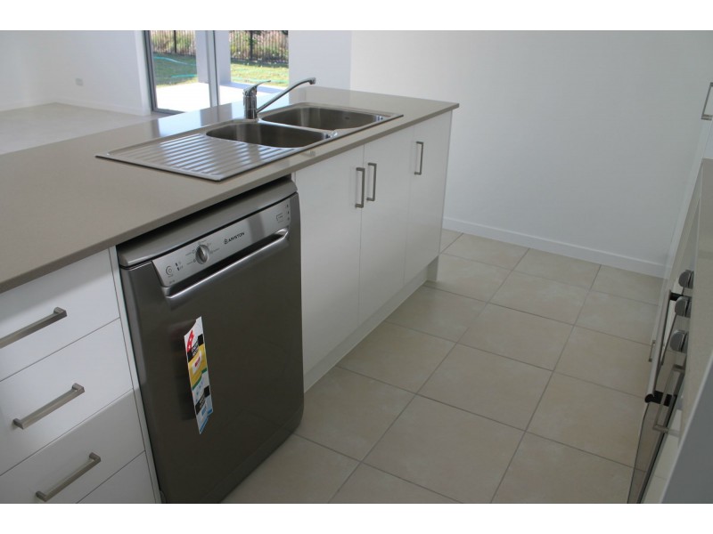 18 Vaucluse Crescent, East Mackay QLD 4740