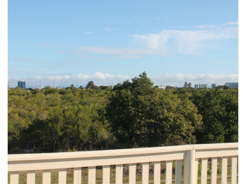 1 Goldston Street, North Mackay QLD 4740