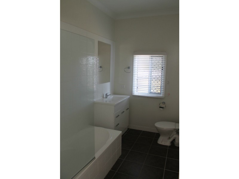 33 Shakespeare Street, East Mackay QLD 4740