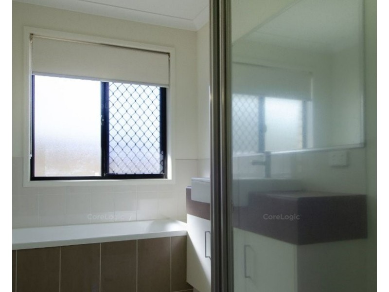 25 Meadow Street North, Mackay QLD 4740