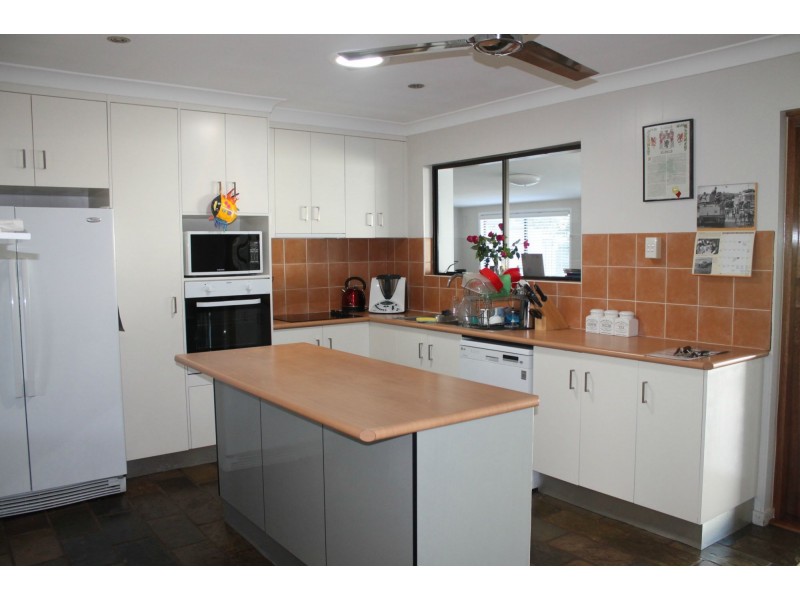 296 Bedford Road, Andergrove QLD 4740