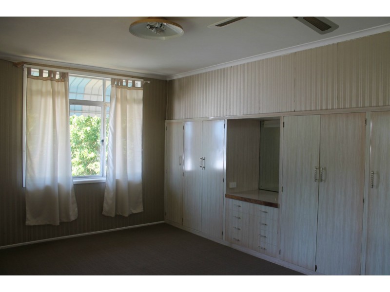 2A James Croker Drive, Mount Pleasant QLD 4740