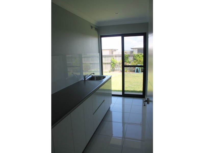 6 Froghollow Drive, Ooralea QLD 4740