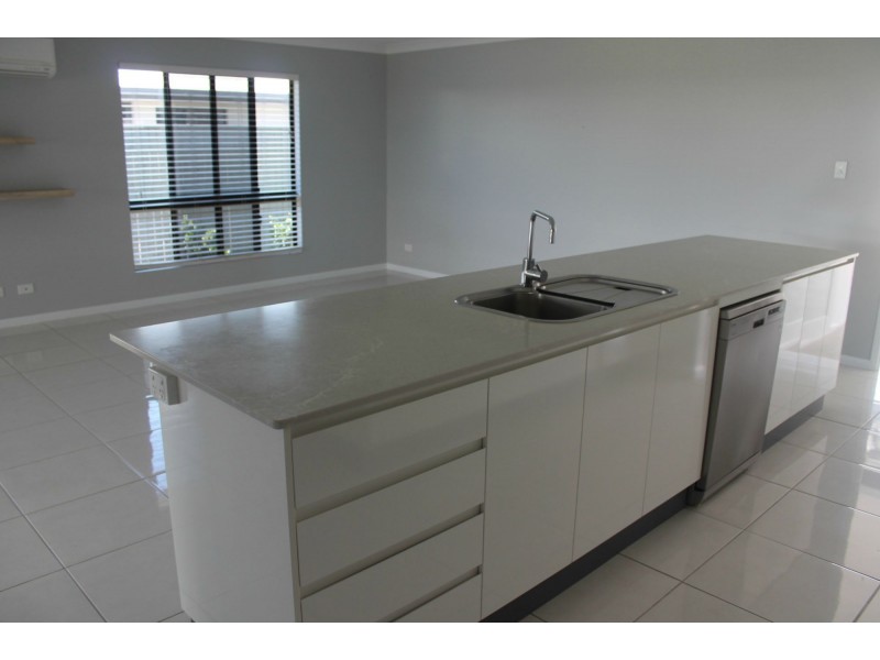 6 Froghollow Drive, Ooralea QLD 4740