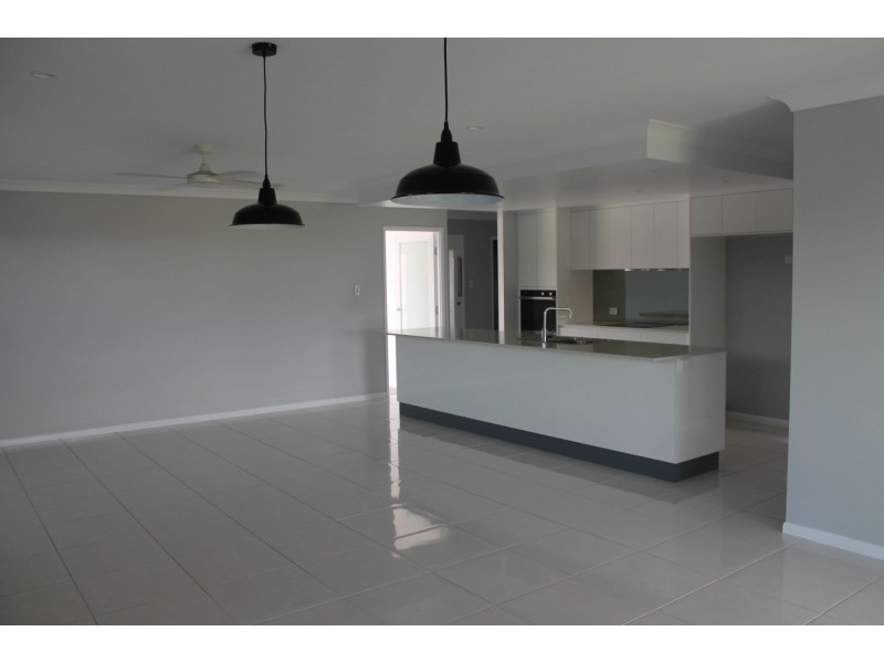 6 Froghollow Drive, Ooralea QLD 4740