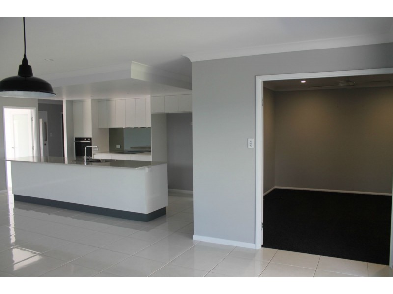 6 Froghollow Drive, Ooralea QLD 4740