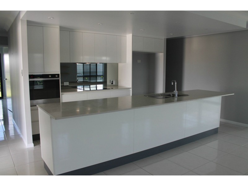 6 Froghollow Drive, Ooralea QLD 4740