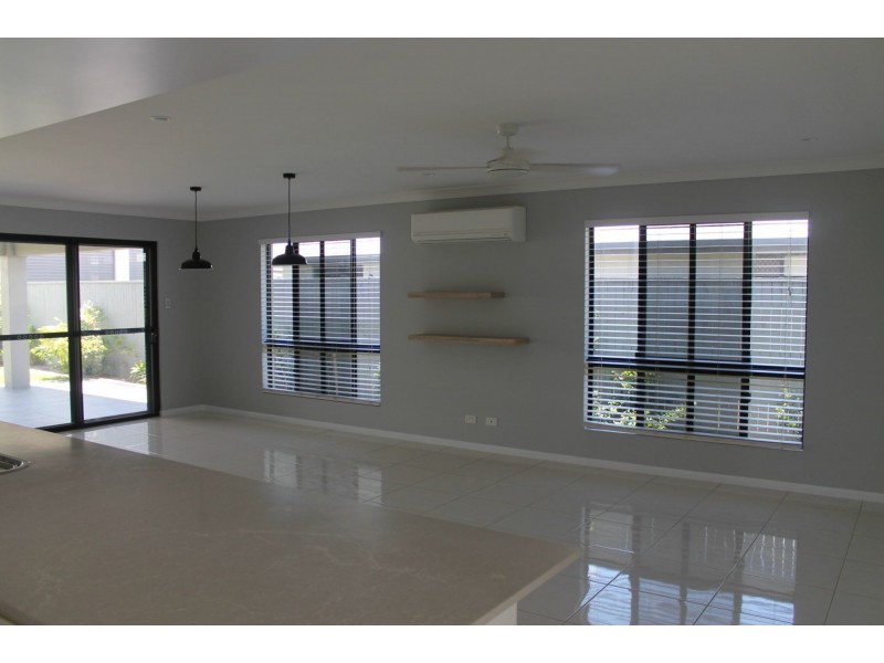 6 Froghollow Drive, Ooralea QLD 4740