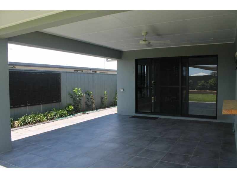 6 Froghollow Drive, Ooralea QLD 4740