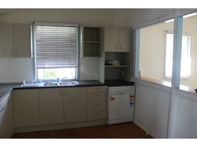 31 Wardrop Street, West Mackay QLD 4740