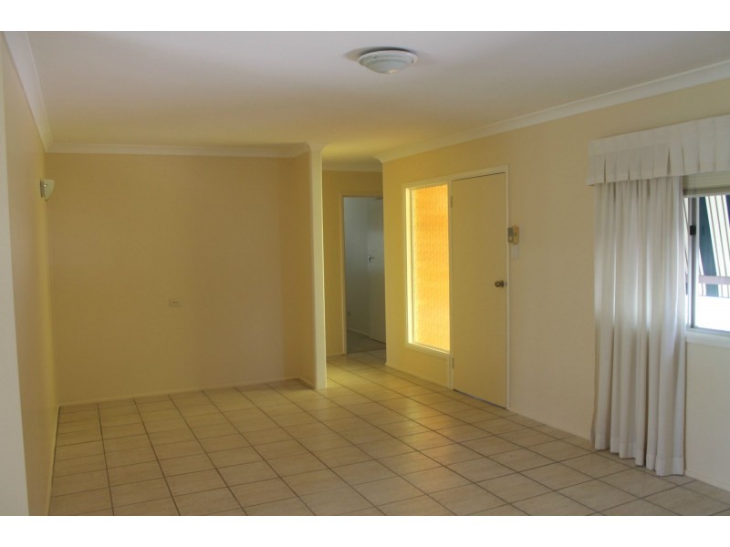 8 Barton Street, West Mackay QLD 4740