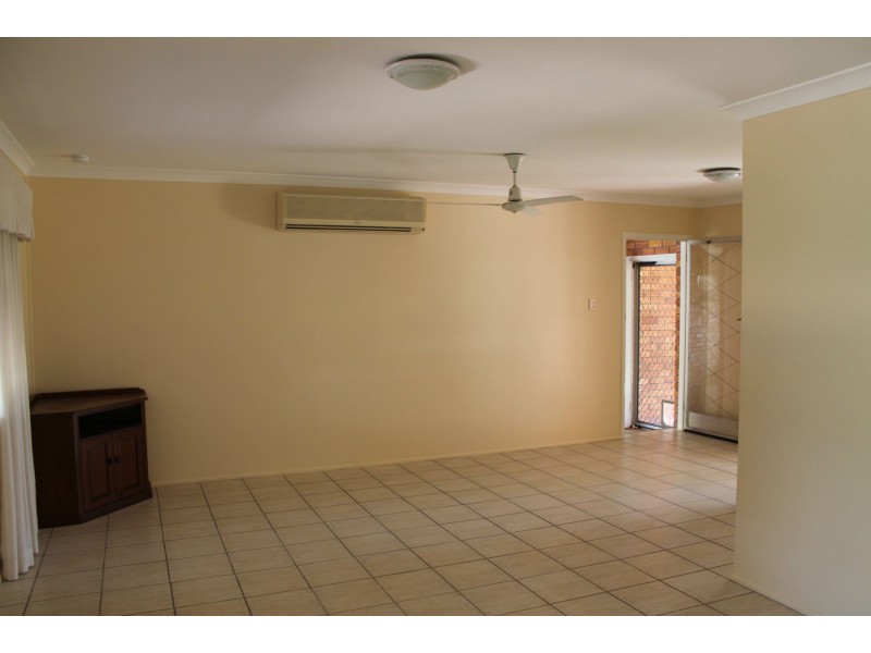 8 Barton Street, West Mackay QLD 4740