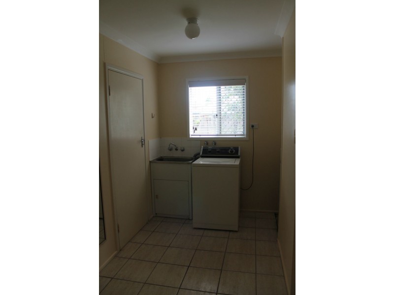 8 Barton Street, West Mackay QLD 4740
