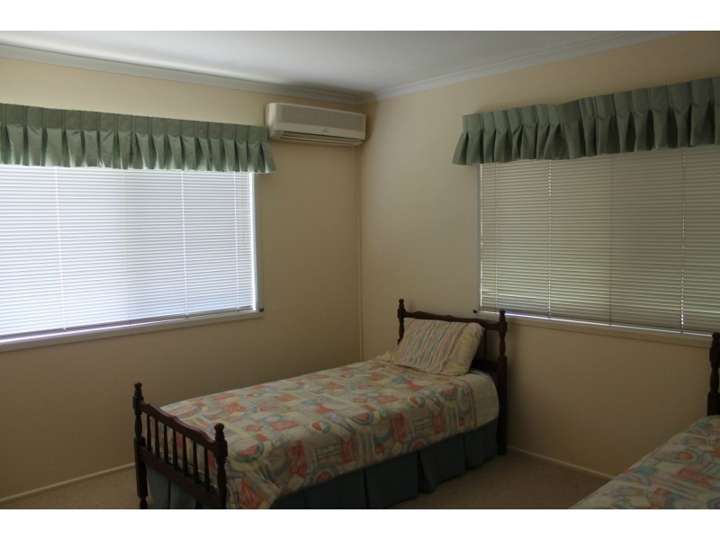 8 Barton Street, West Mackay QLD 4740