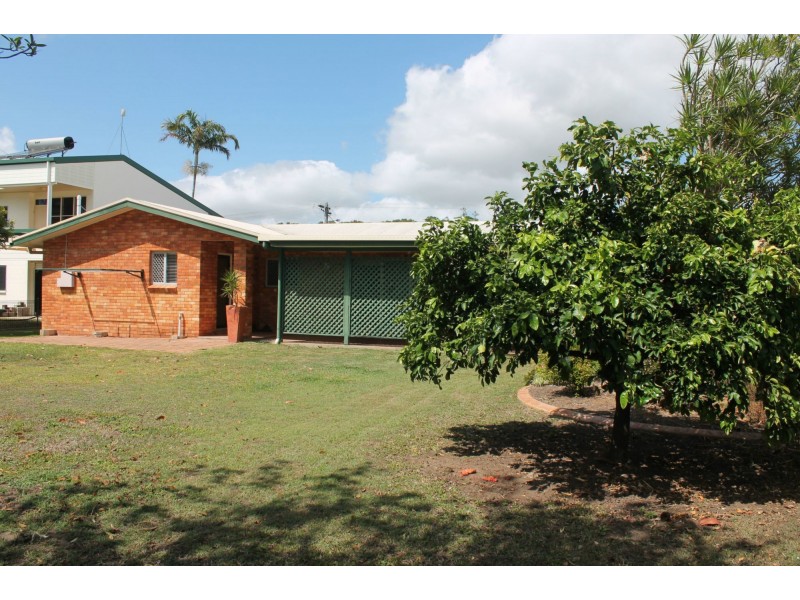8 Barton Street, West Mackay QLD 4740