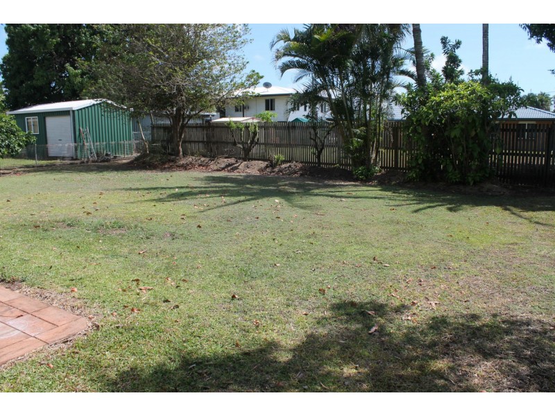 8 Barton Street, West Mackay QLD 4740