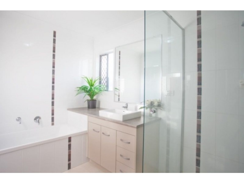 4 Macartney Drive, Marian QLD 4753