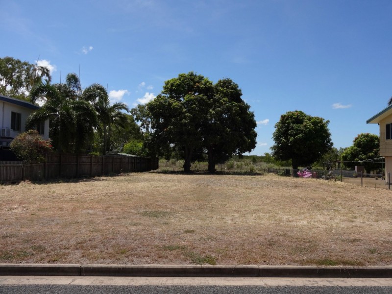 5 Preston Street, Slade Point QLD 4740