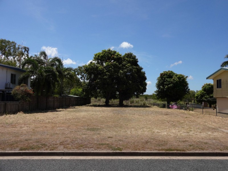 5 Preston Street, Slade Point QLD 4740