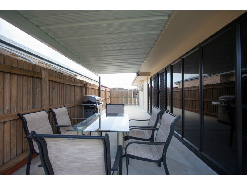 4 Bradco Avenue, Ooralea QLD 4740
