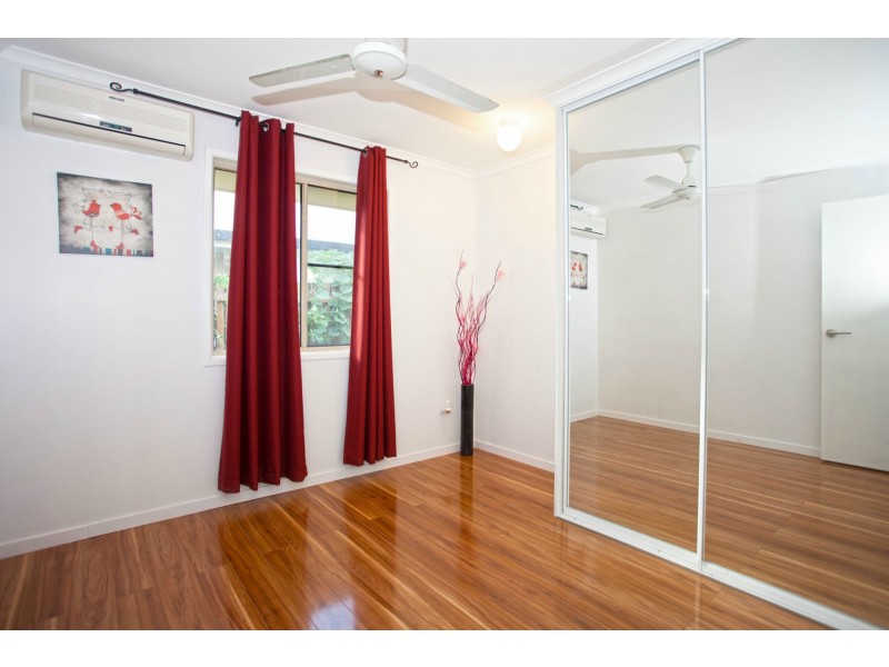 4 Bradco Avenue, Ooralea QLD 4740