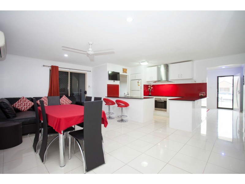 4 Bradco Avenue, Ooralea QLD 4740