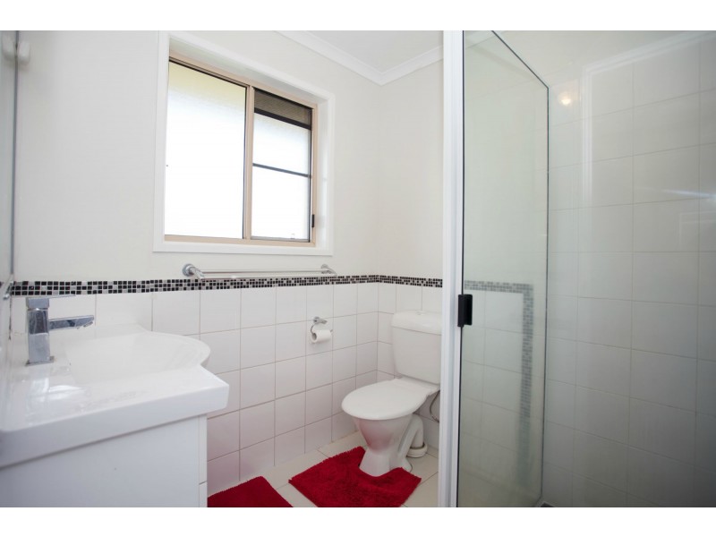 4 Bradco Avenue, Ooralea QLD 4740