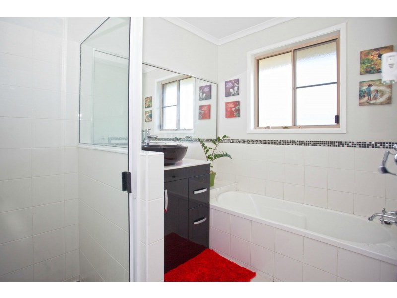 4 Bradco Avenue, Ooralea QLD 4740