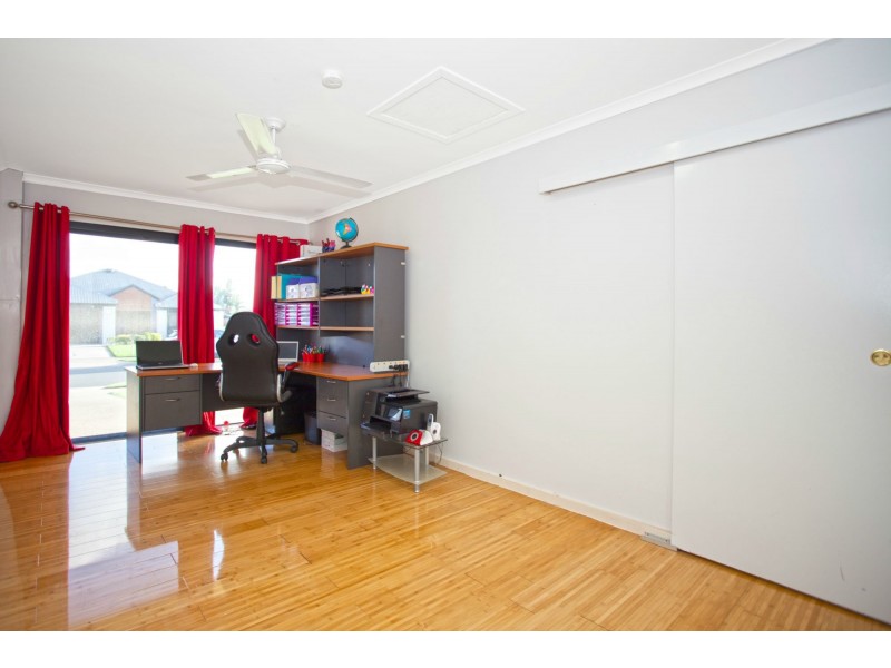 4 Bradco Avenue, Ooralea QLD 4740