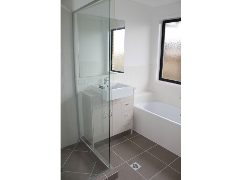 18 Burge Court, Glenella QLD 4740