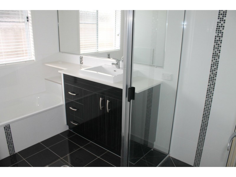 48 Dickens Avenue, Ooralea QLD 4740