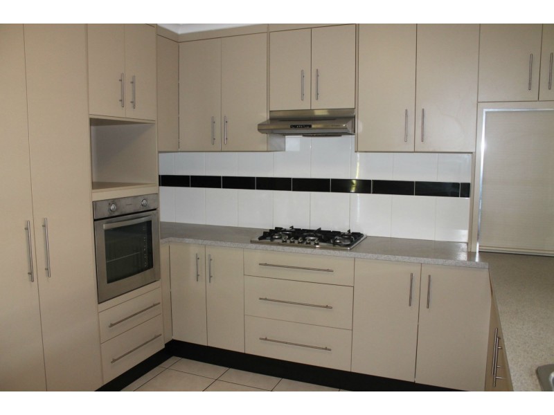 66 Victor Avenue, Glenella QLD 4740