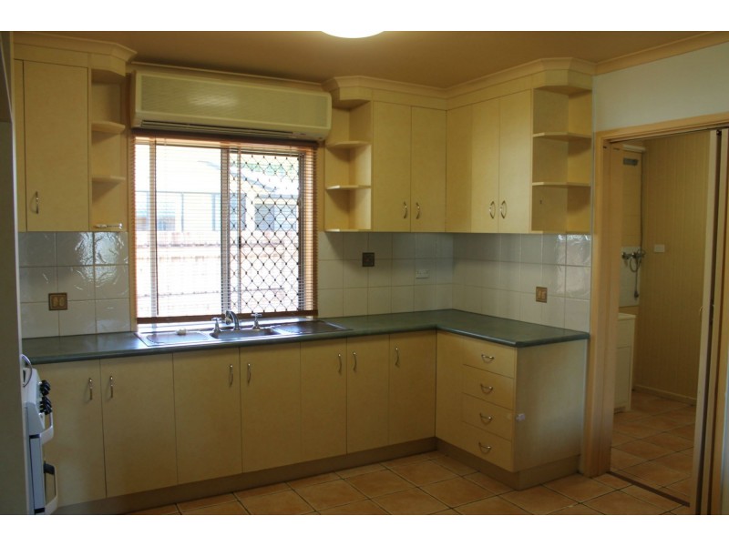 25 Leslie Street, Andergrove QLD 4740