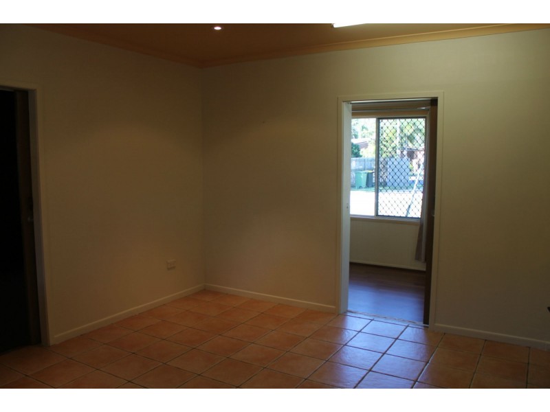 25 Leslie Street, Andergrove QLD 4740