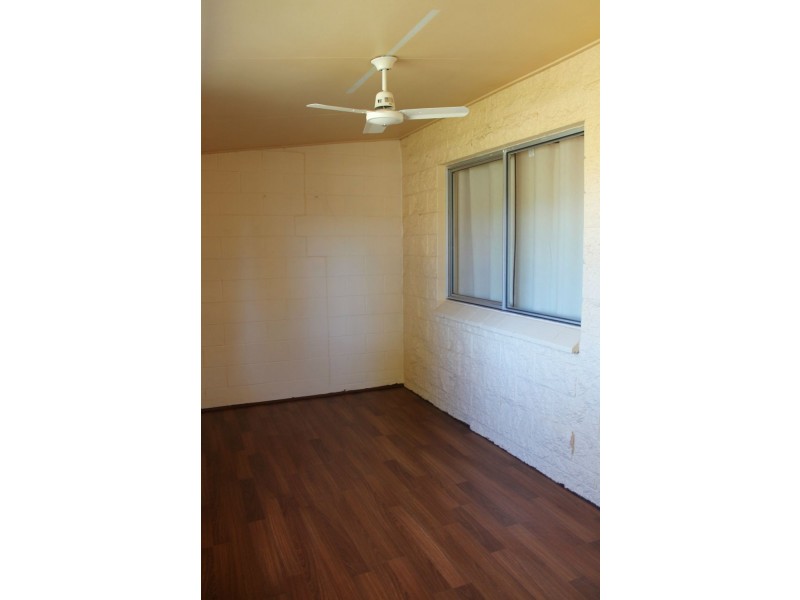 25 Leslie Street, Andergrove QLD 4740
