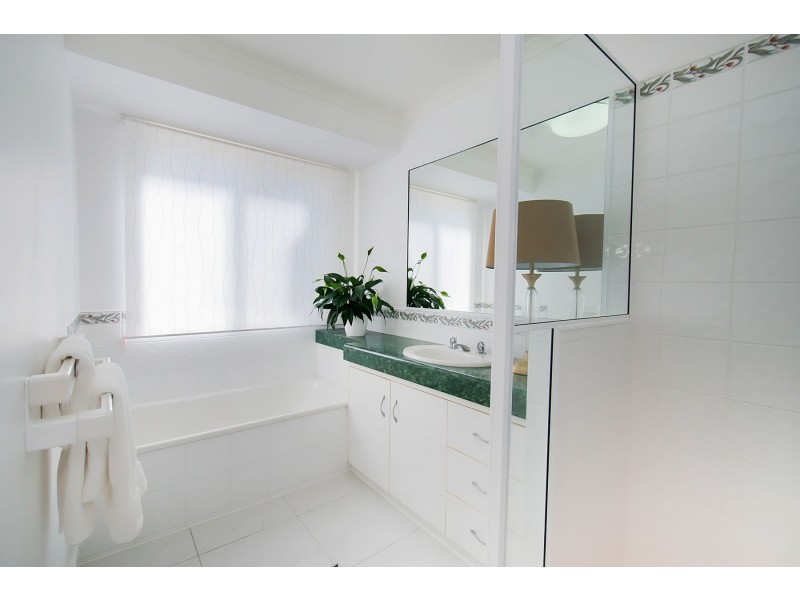 11 Lois Street, Mount Pleasant QLD 4740