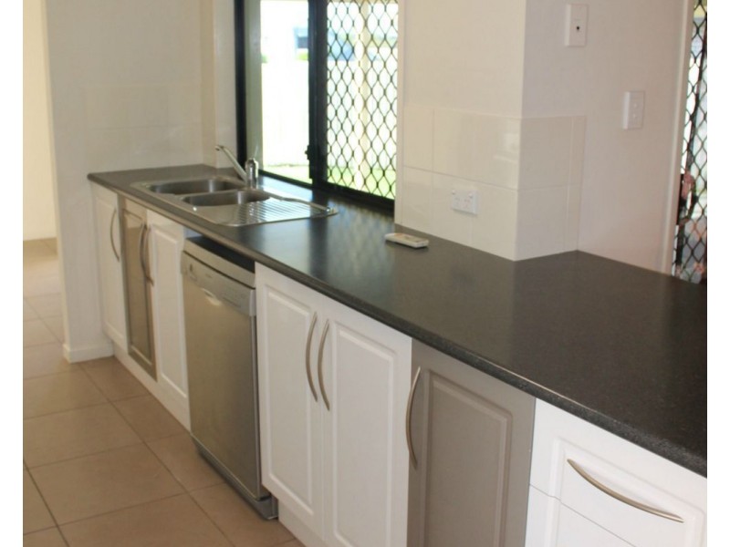9 Lance Street, Bucasia QLD 4750